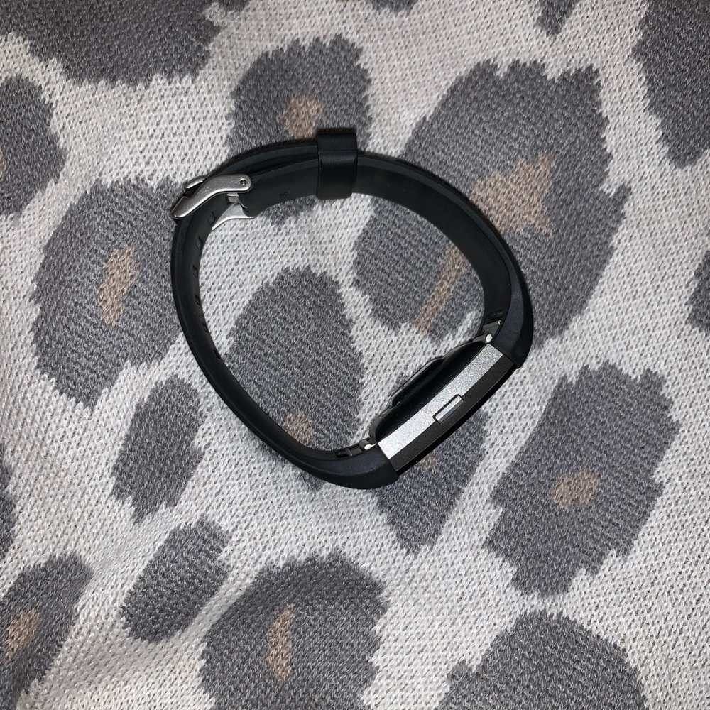 Fitbit Charge Hr - image 2